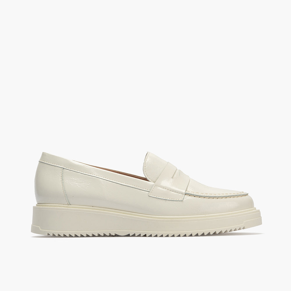 Mocasin mujer en  piel charol GLACIAL