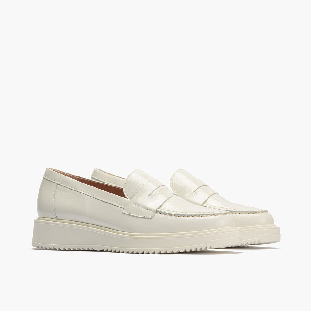 Mocasin mujer en  piel charol GLACIAL