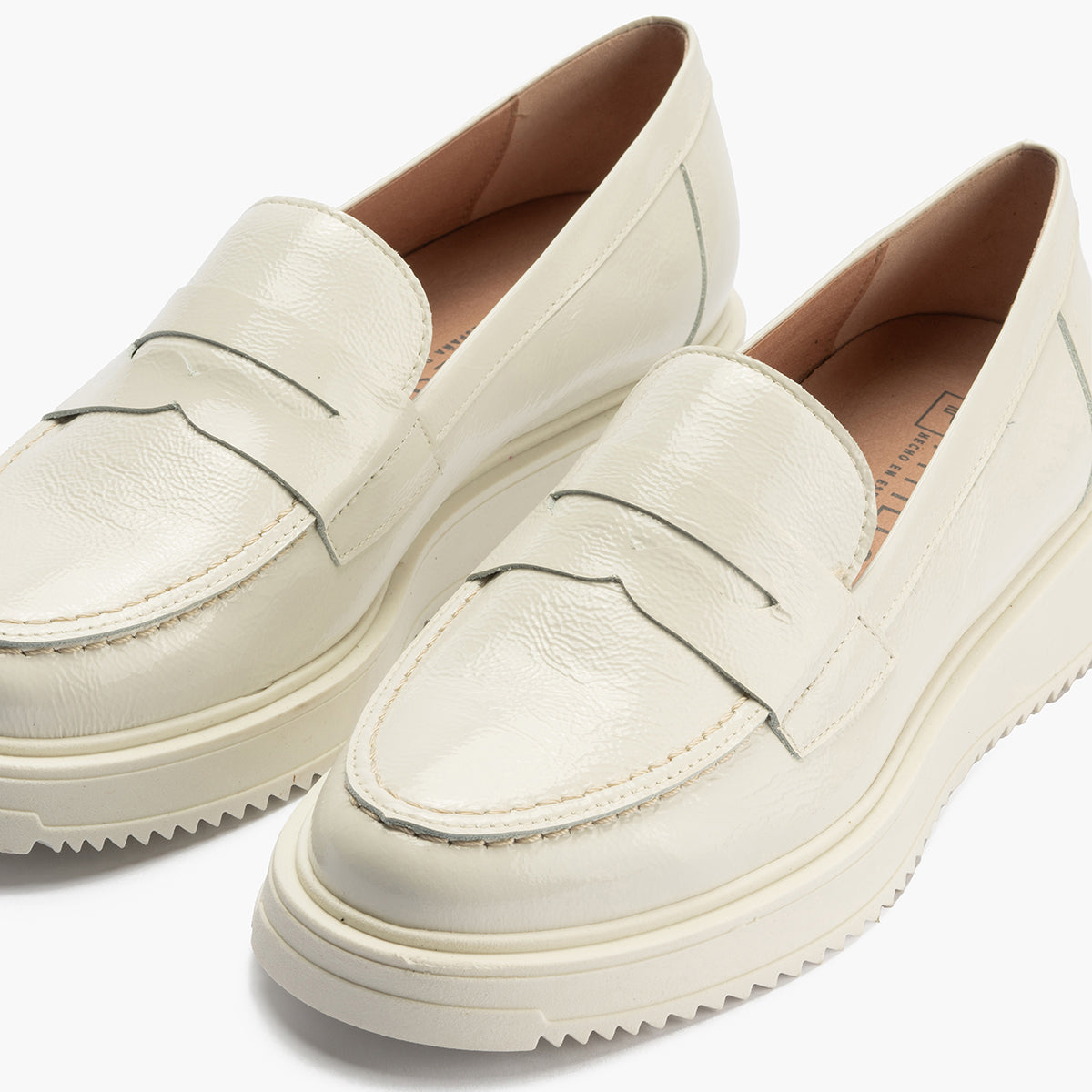Mocasin mujer en  piel charol GLACIAL