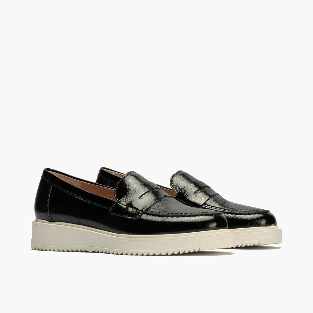 Mocasin mujer en  piel charol NEGRO