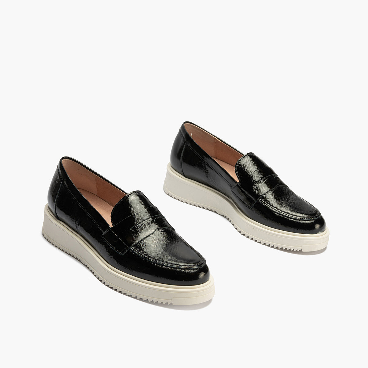 Mocasin mujer en  piel charol NEGRO