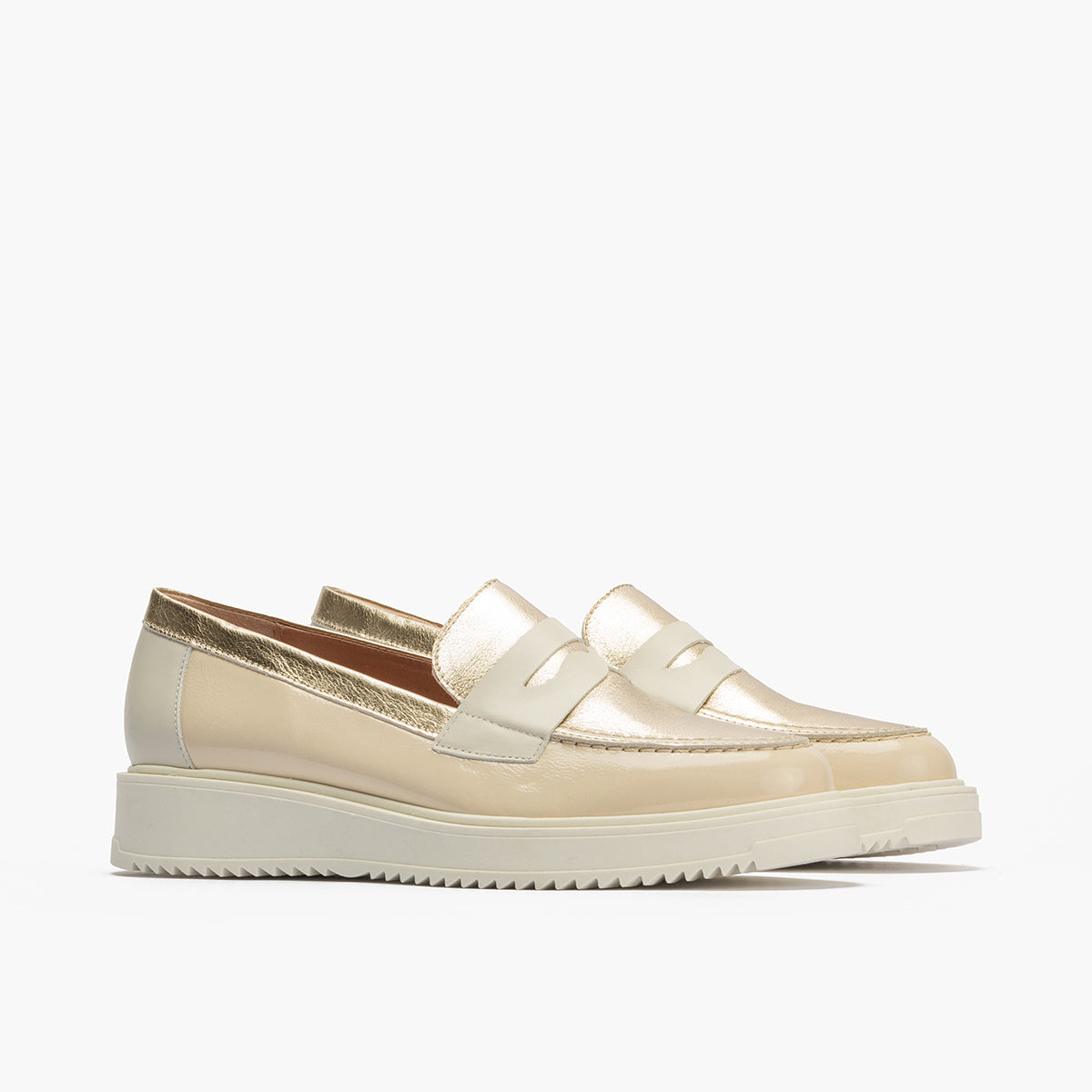 Mocasin con picados mujer en piel napa CREMA