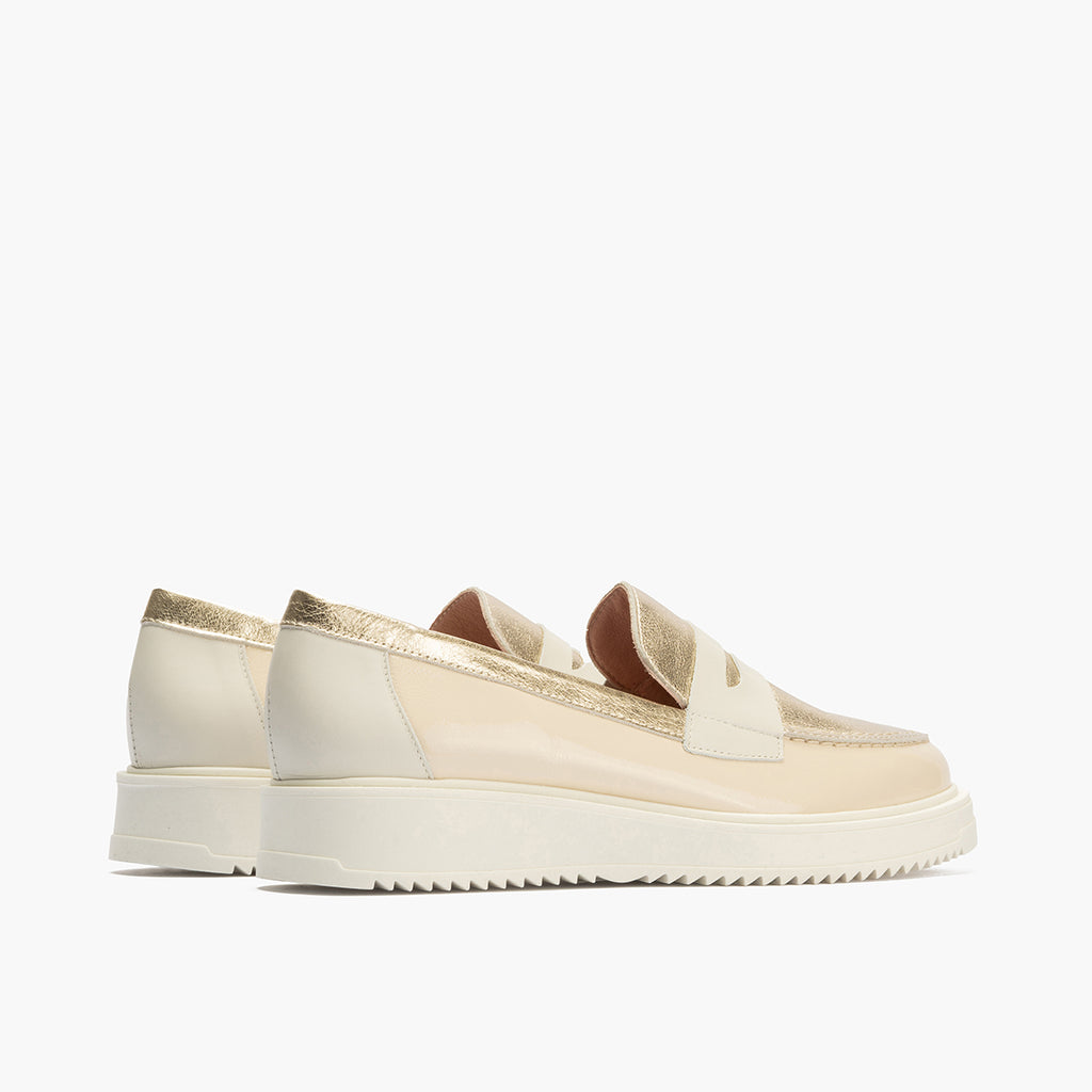 Mocasin con picados mujer en piel napa CREMA