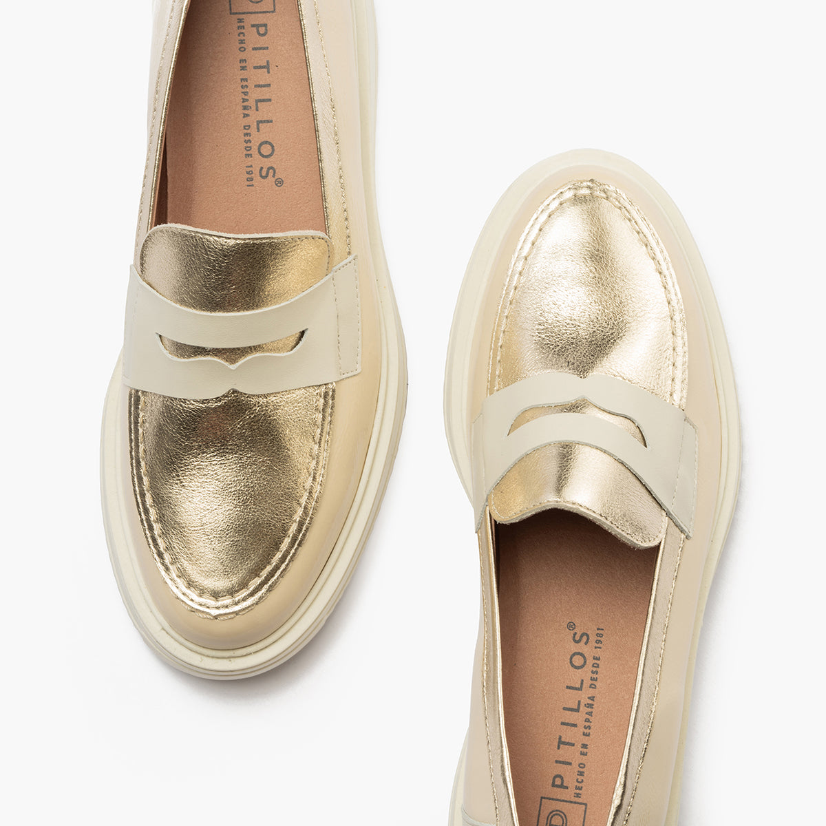 Mocasin con picados mujer en piel napa CREMA