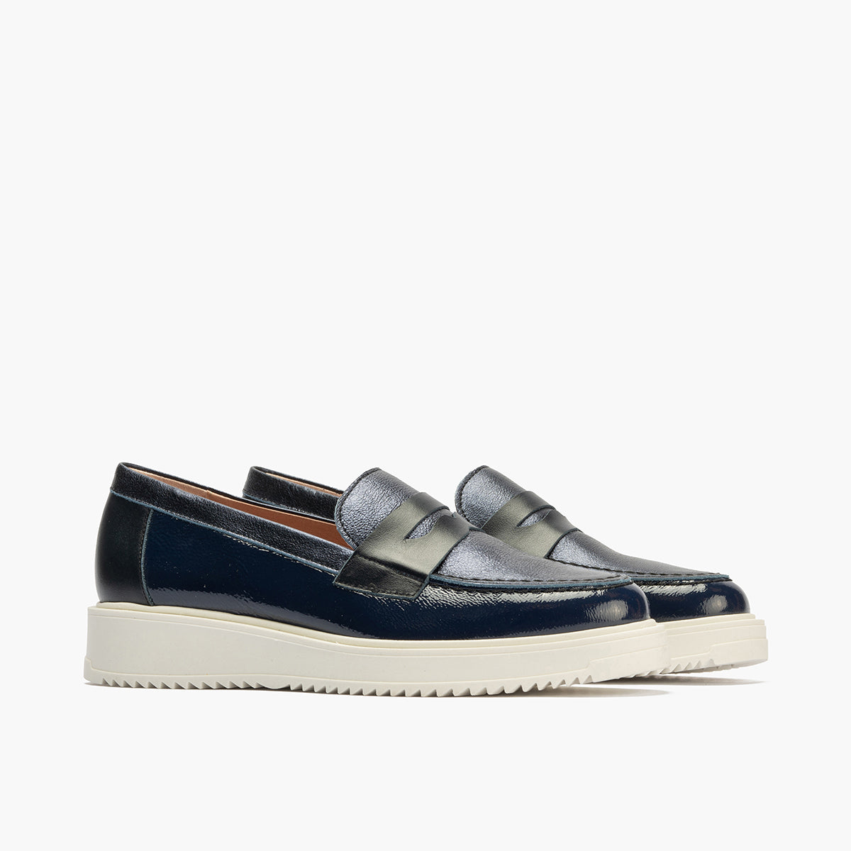 Mocasin con picados mujer en piel napa MARINO