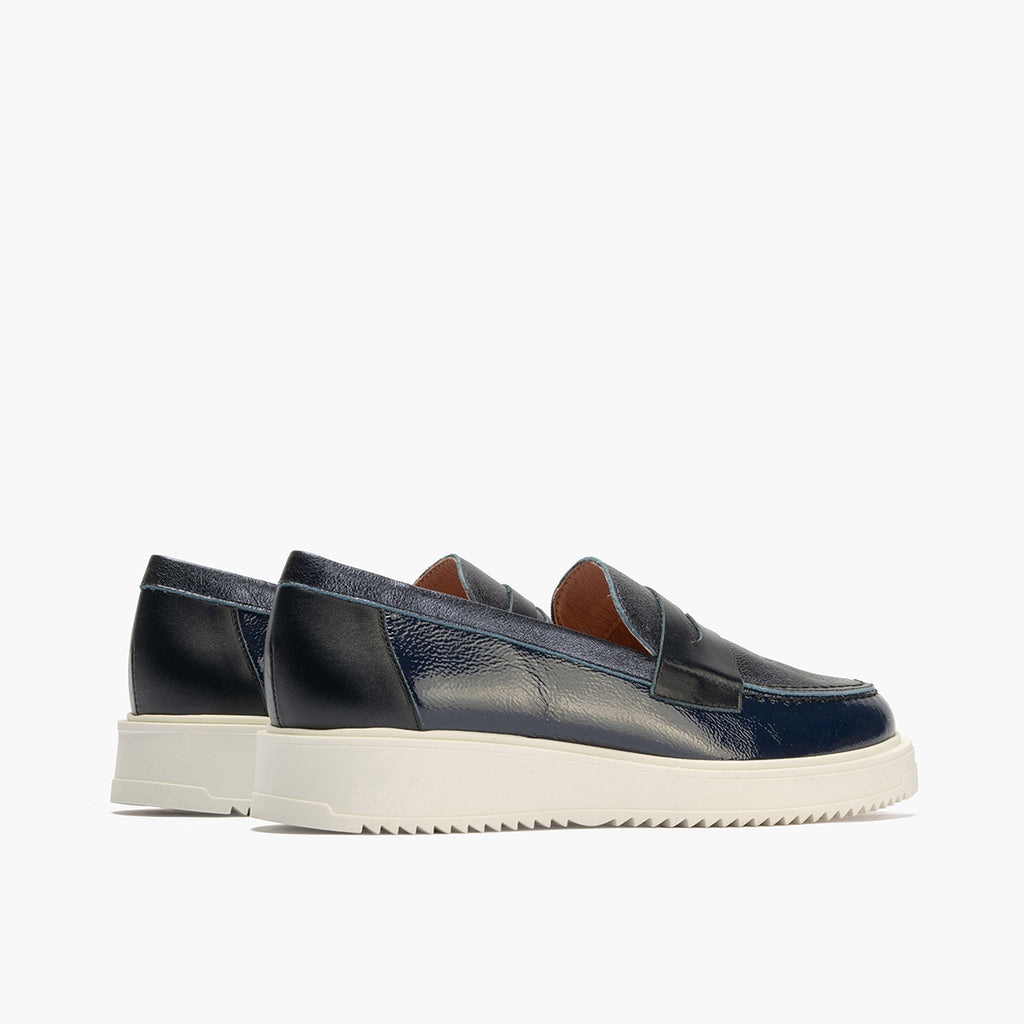 Mocasin con picados mujer en piel napa MARINO