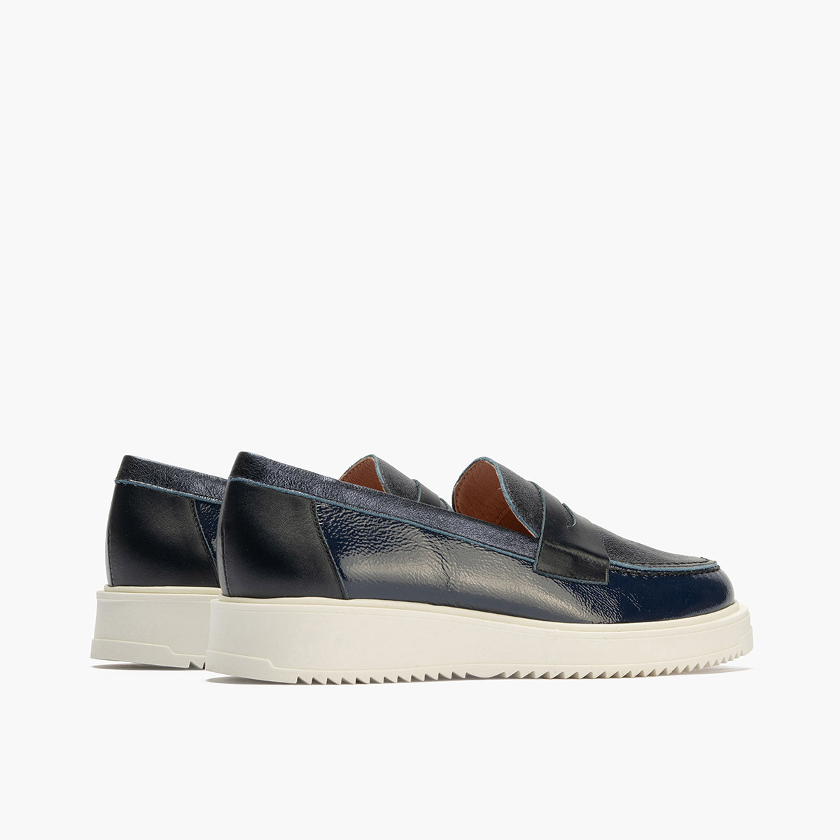 Mocasin con picados mujer en piel napa MARINO