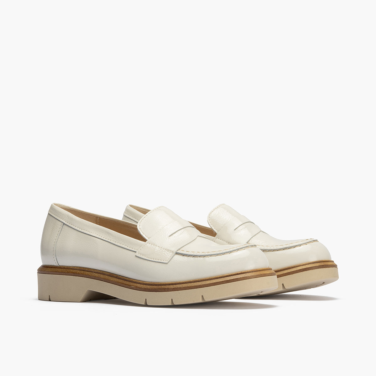 Mocasin mujer en piel charol GLACIAL