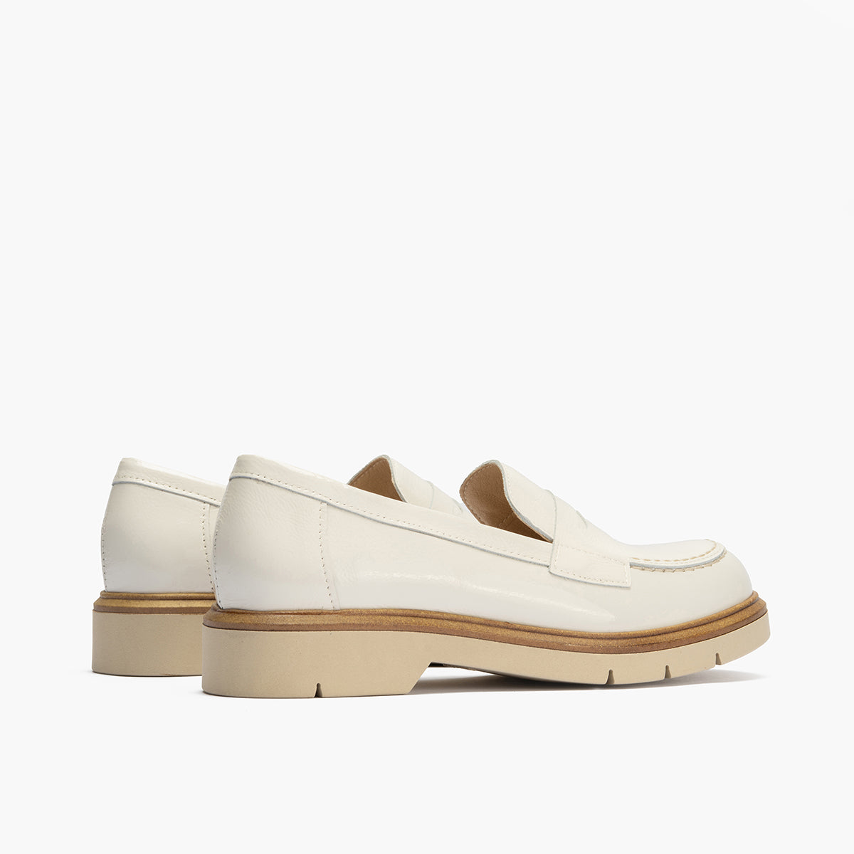 Mocasin mujer en piel charol GLACIAL