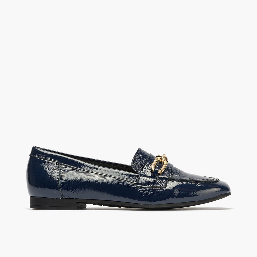Mocasin plano con adorno metal mujer en piel charol MARINO