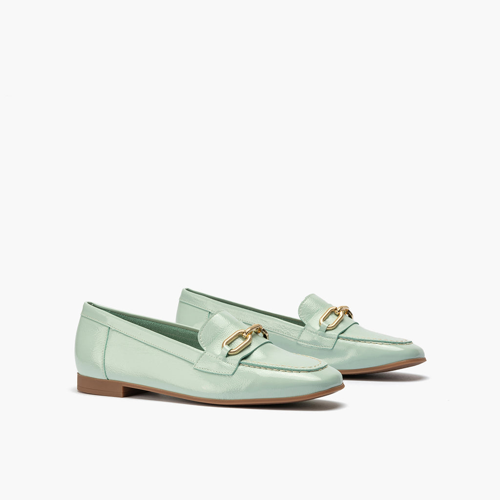 Mocasin plano con adorno metal mujer en piel charol TURQUESA