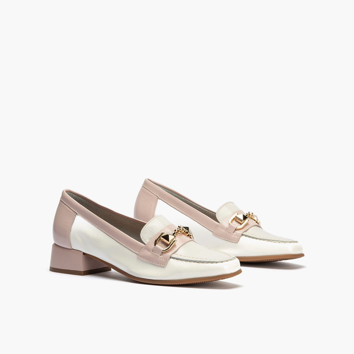 Mocasin con adorno metal mujer en piel charol ROSA