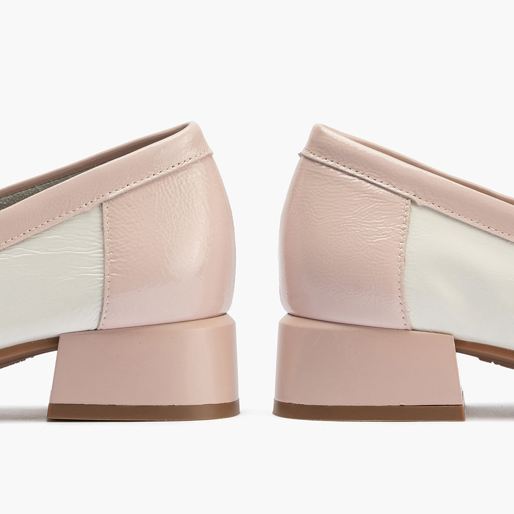 Mocasin con adorno metal mujer en piel charol ROSA