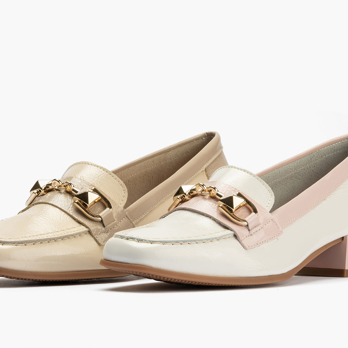 Mocasin con adorno metal mujer en piel charol ROSA