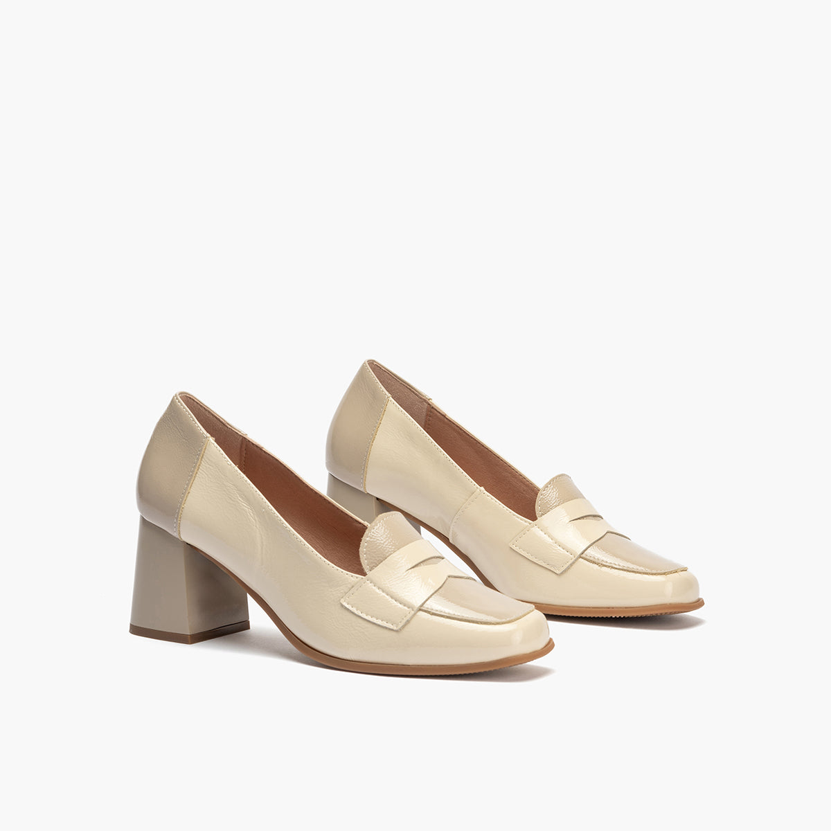Mocasin con tacón mujer en piel charol CREMA/PIEDRA