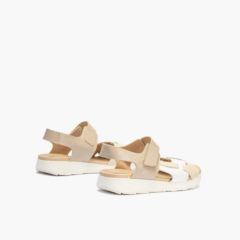 Sandalia tricolor mujer con velcro en piel charol CREMA