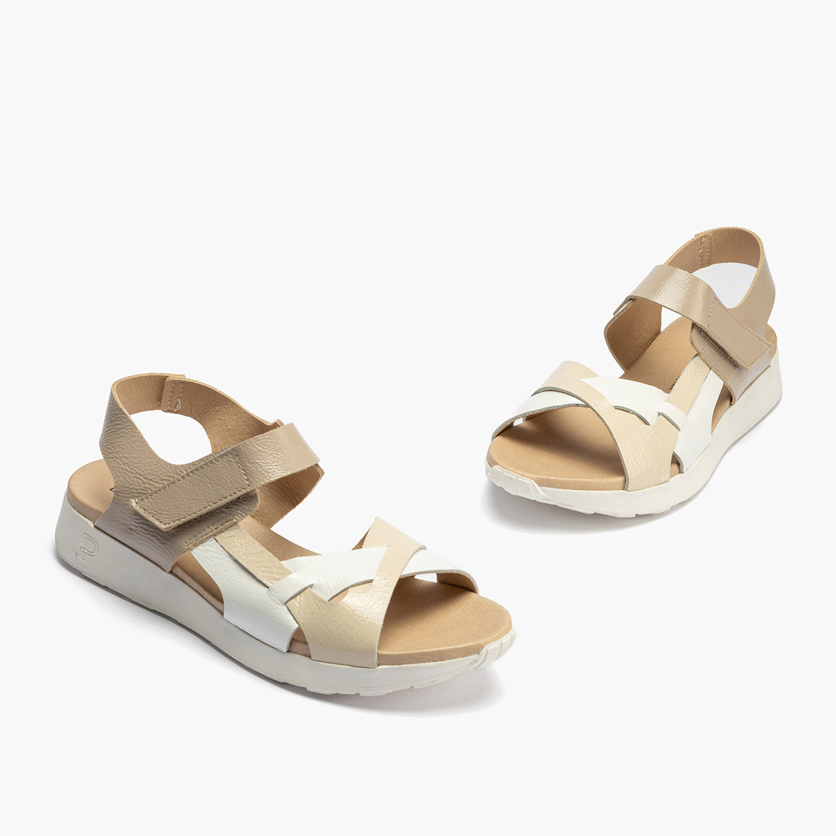 Sandalia tricolor mujer con velcro en piel charol CREMA
