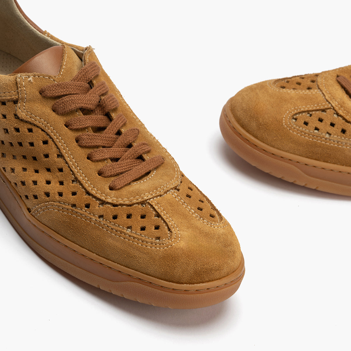 Deportivo hombre serraje perforado combinado con piel CAMEL