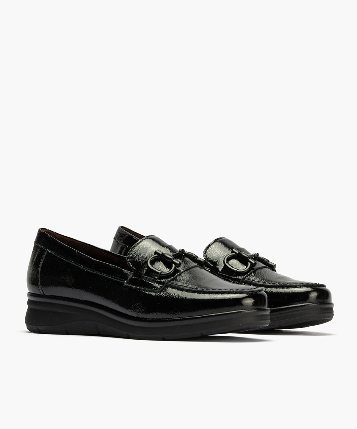 Mocasín con Adorno en charol de mujer color negro