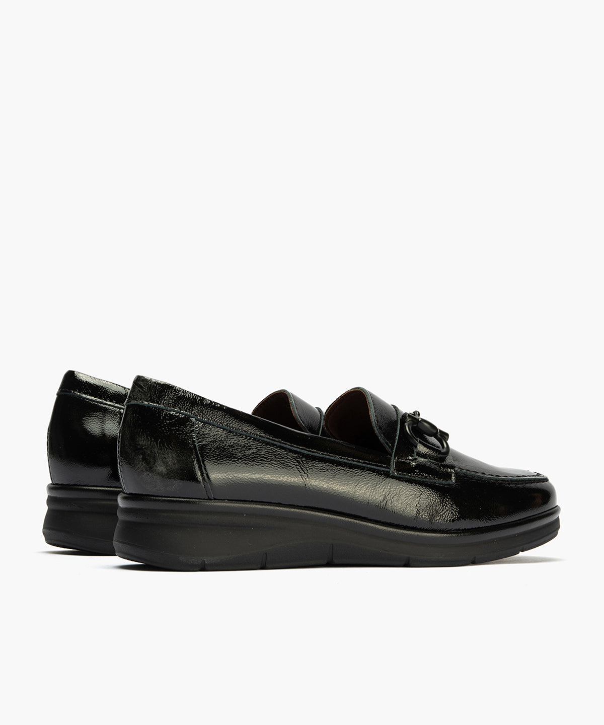 Mocasín con Adorno en charol de mujer color negro