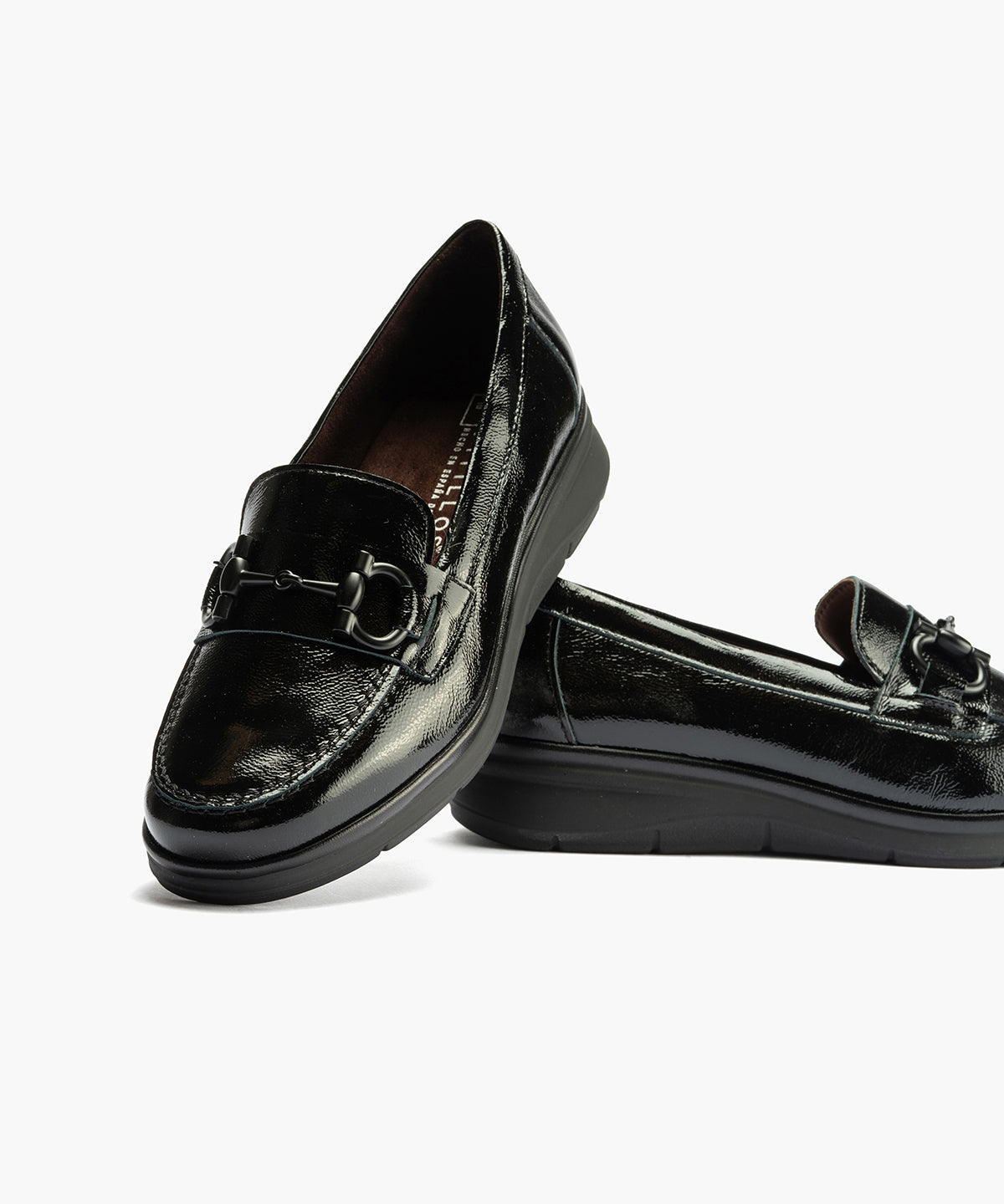 Mocasín con Adorno en charol de mujer color negro