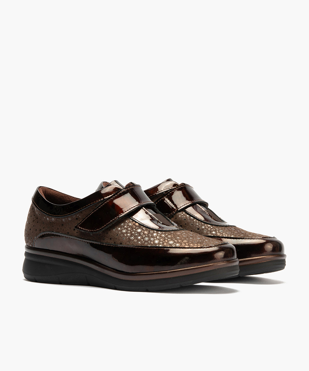 Deportivo Velcro en charol con lycra de mujer color marron
