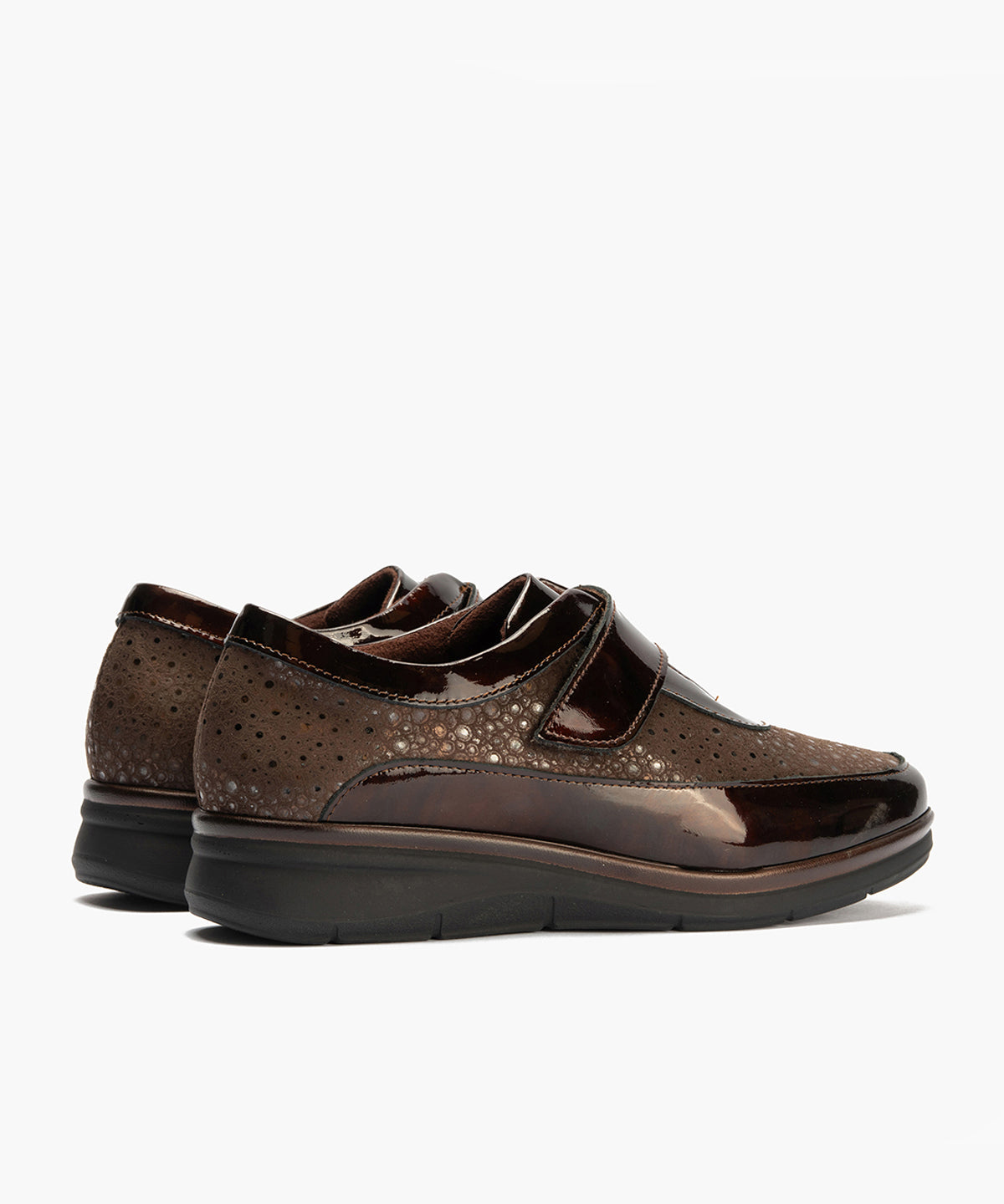 Deportivo Velcro en charol con lycra de mujer color marron