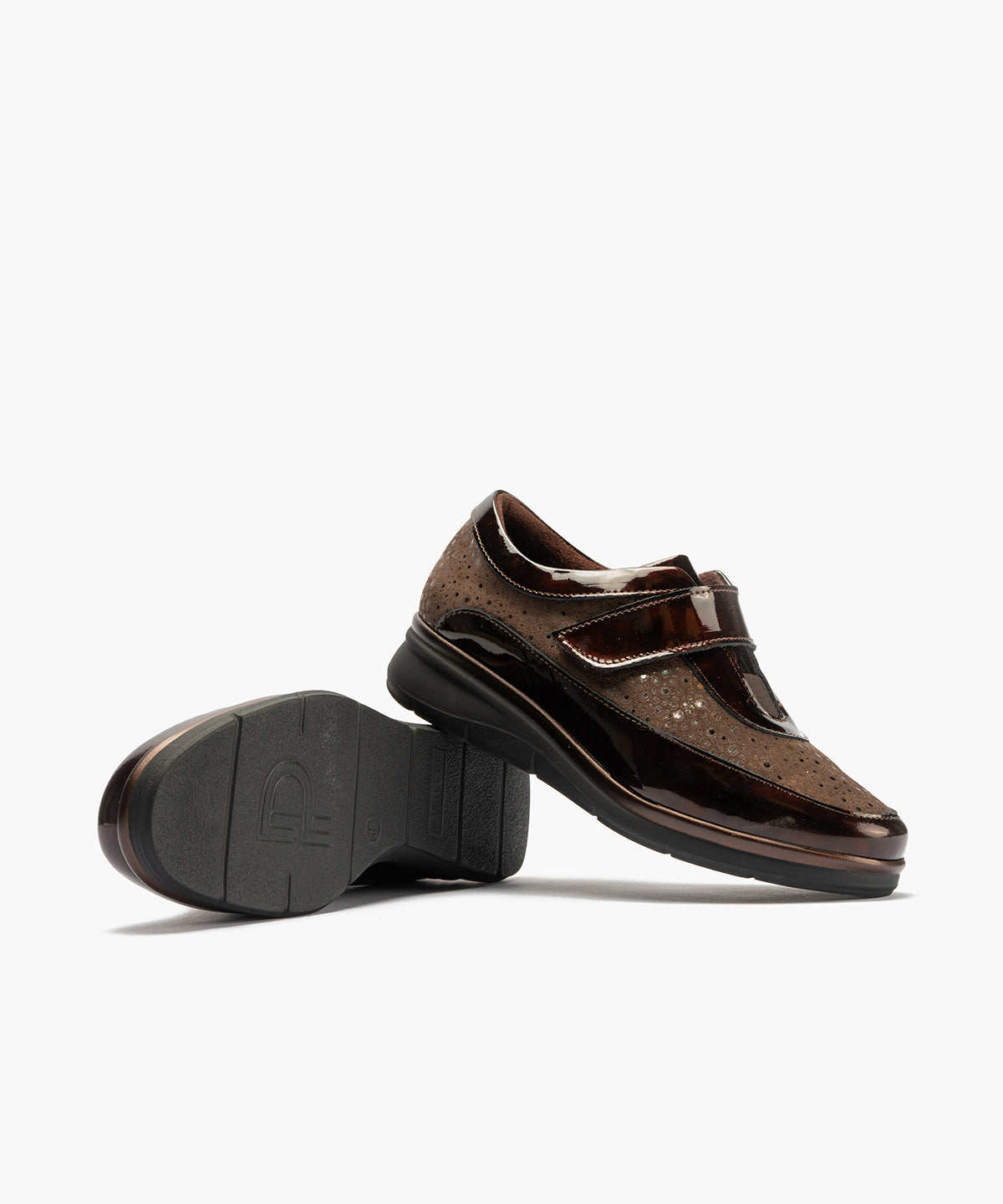 Deportivo Velcro en charol con lycra de mujer color marron