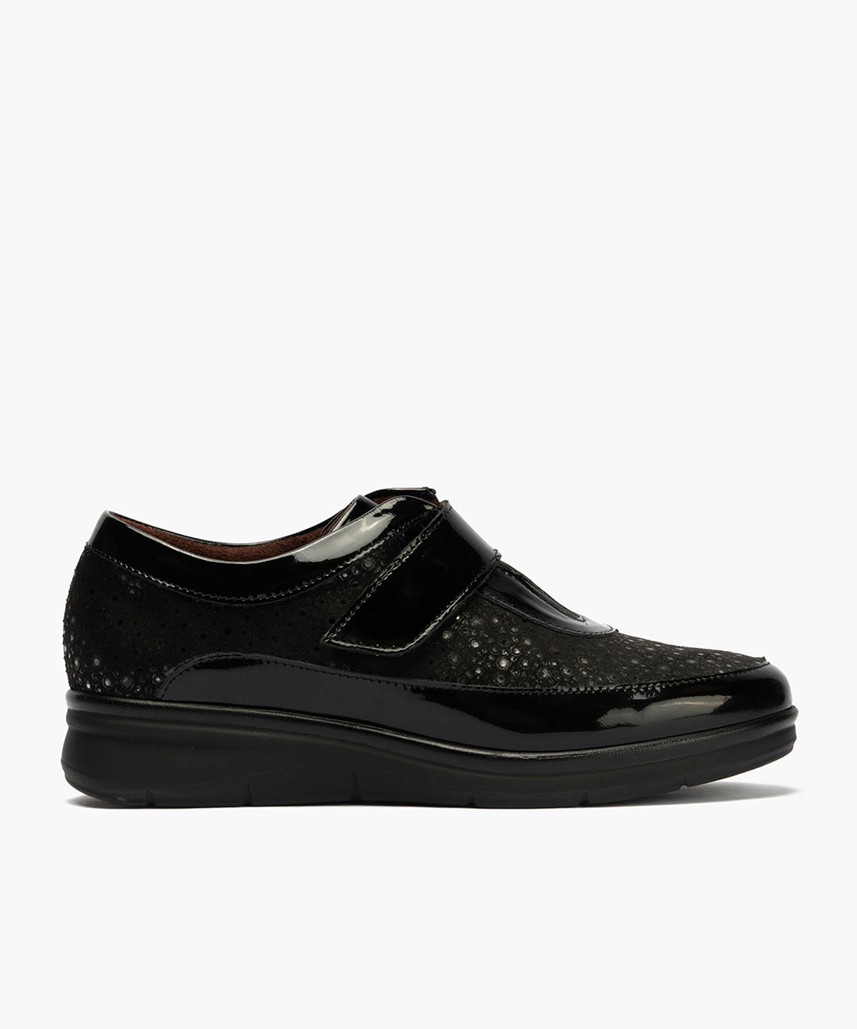 Deportivo Velcro en charol con lycra de mujer color negro