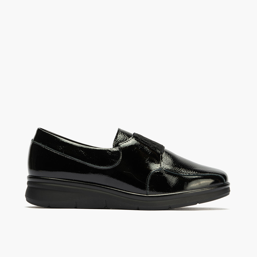 Blucher con Elástico en charol de mujer color negro