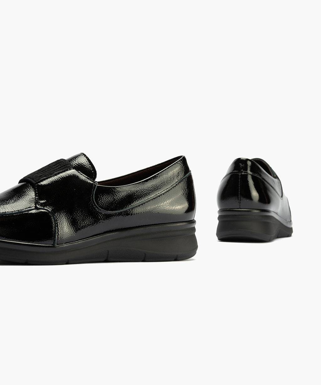 Blucher con Elástico en charol de mujer color negro