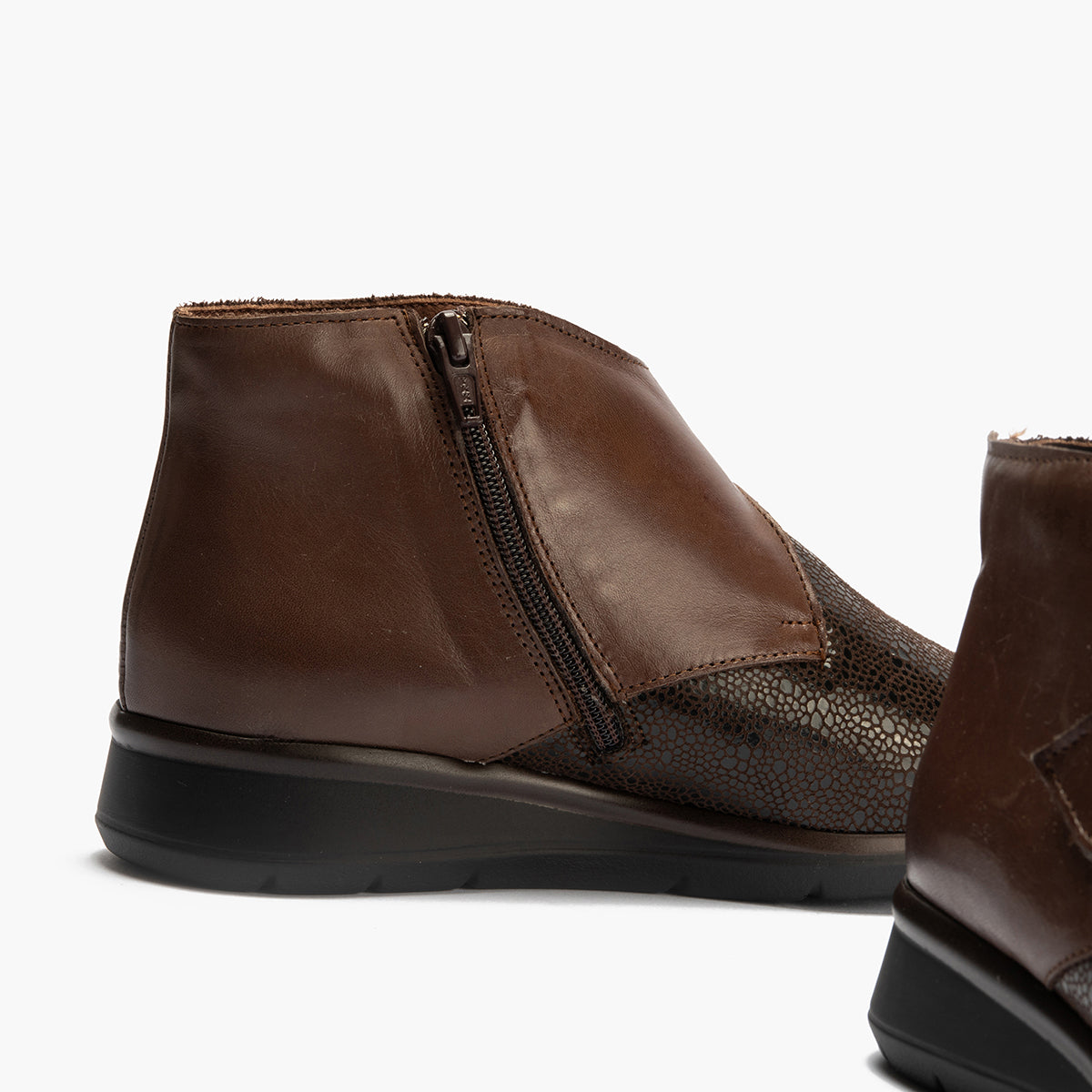 Botin en lycra con napa de mujer color marron
