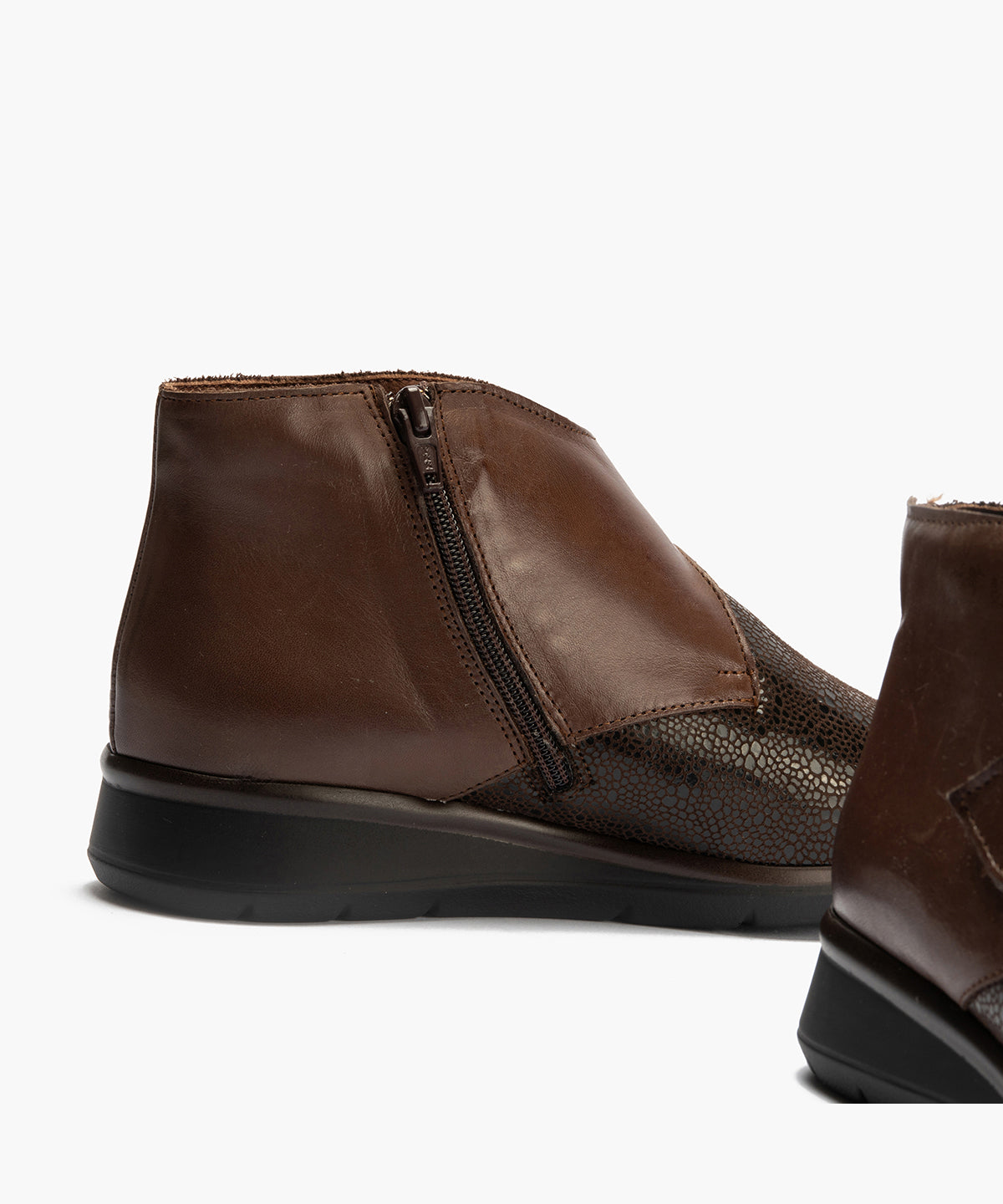 Botin en lycra con napa de mujer color marron