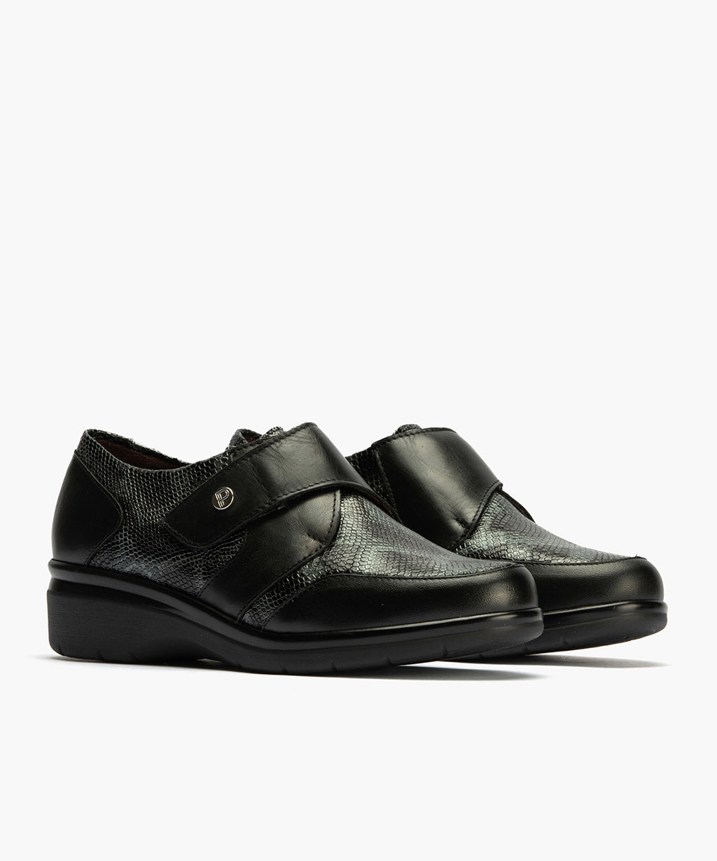 Blucher Piel con velcro de mujer color negro