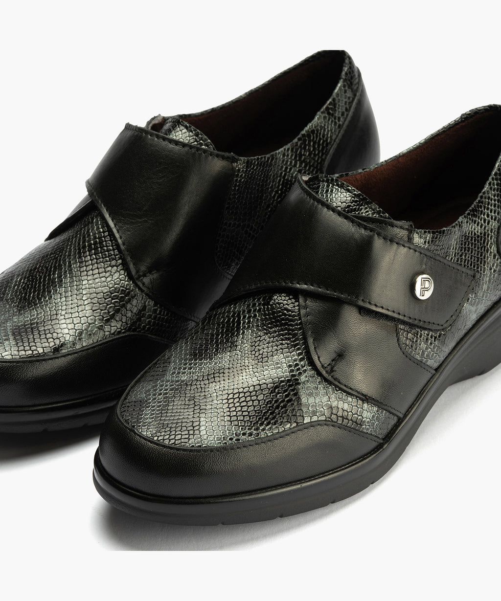 Blucher Piel con velcro de mujer color negro