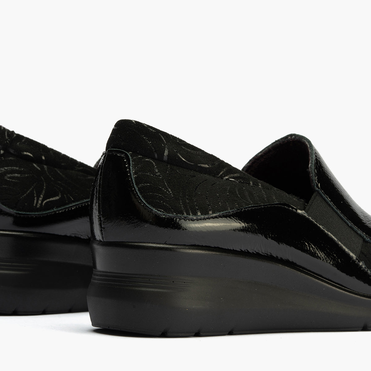 Abotinado Gucci con elásticos de mujer color negro
