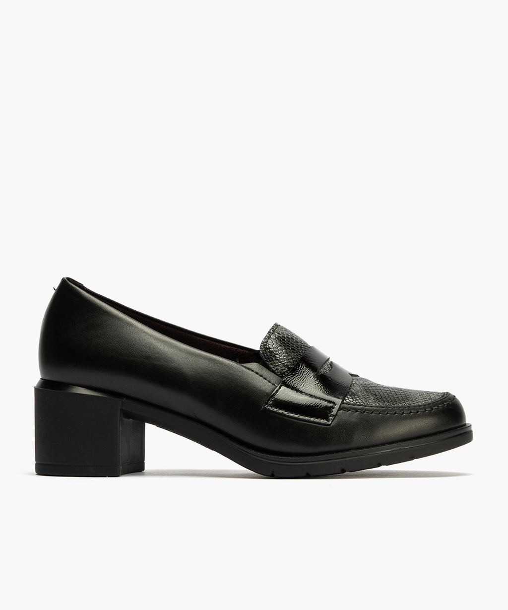 Mocasín con tacón de mujer color negro