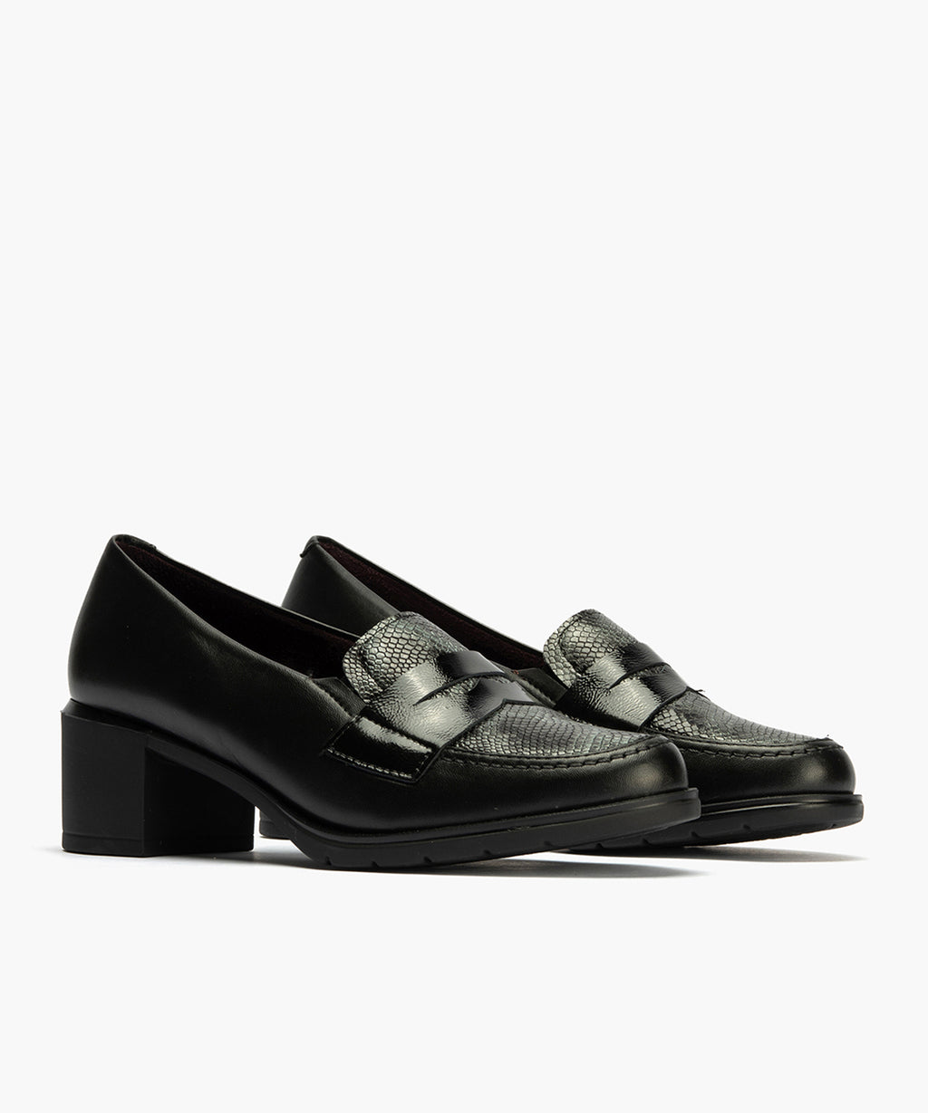 Mocasín con tacón de mujer color negro