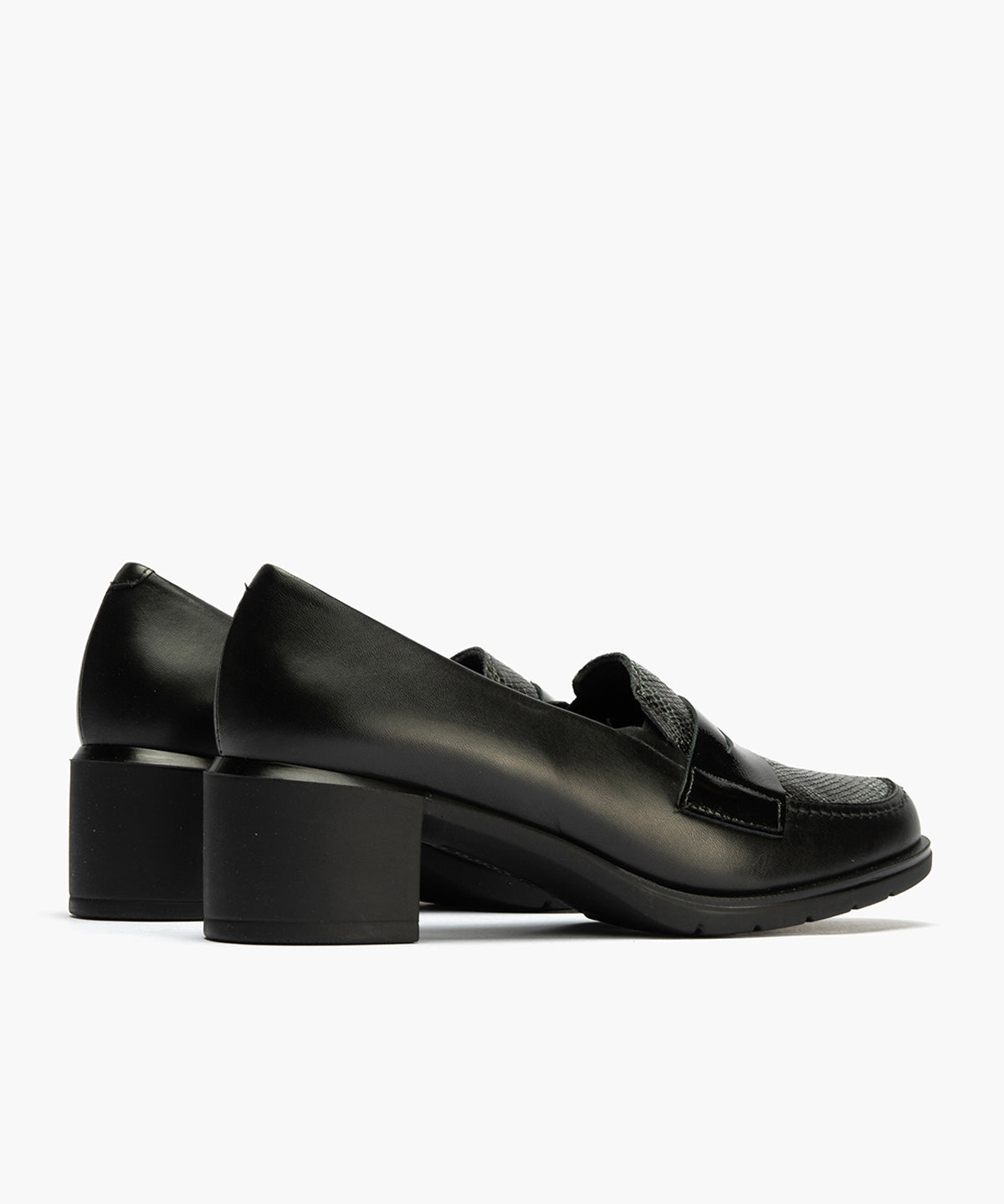 Mocasín con tacón de mujer color negro