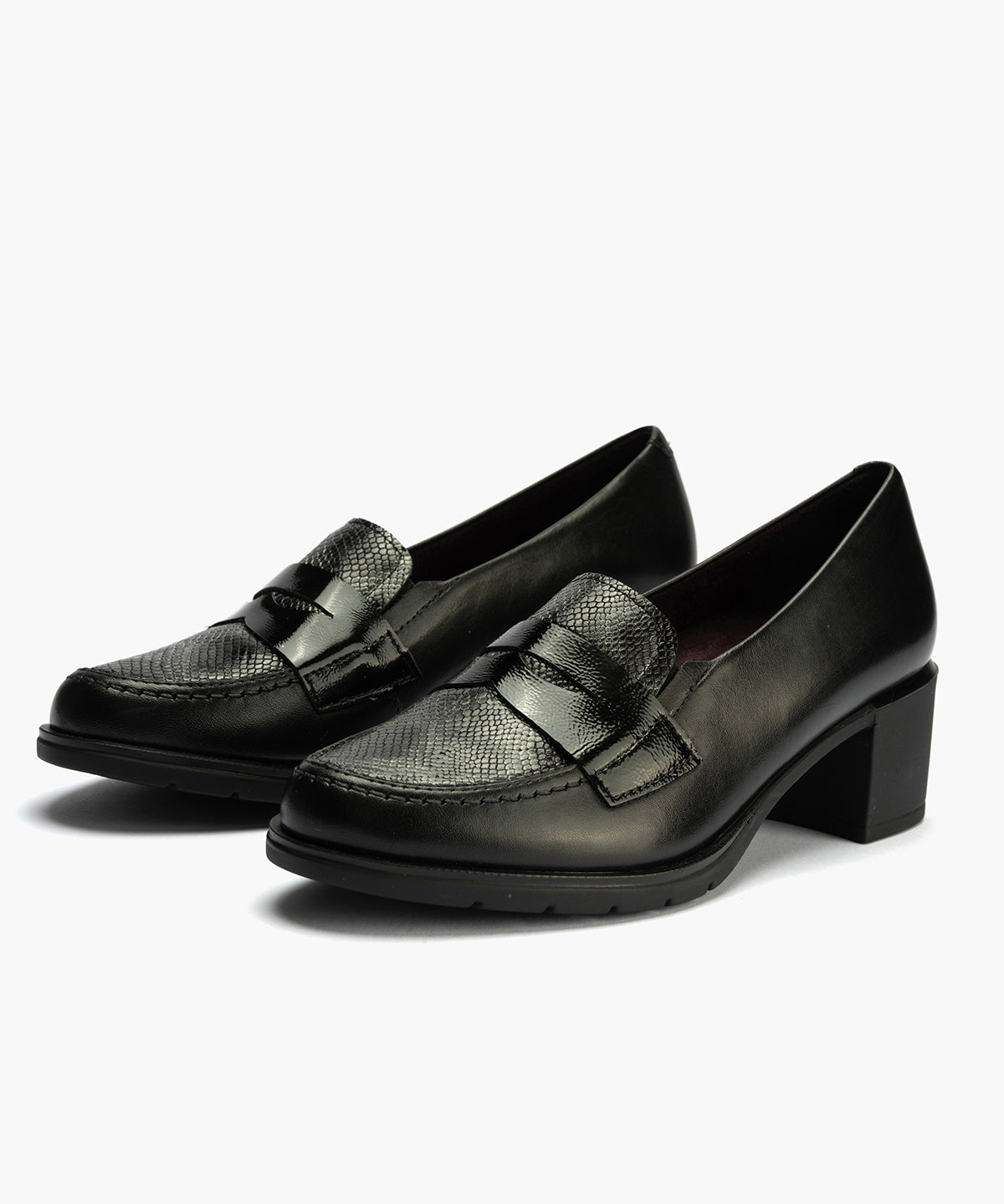 Mocasín con tacón de mujer color negro