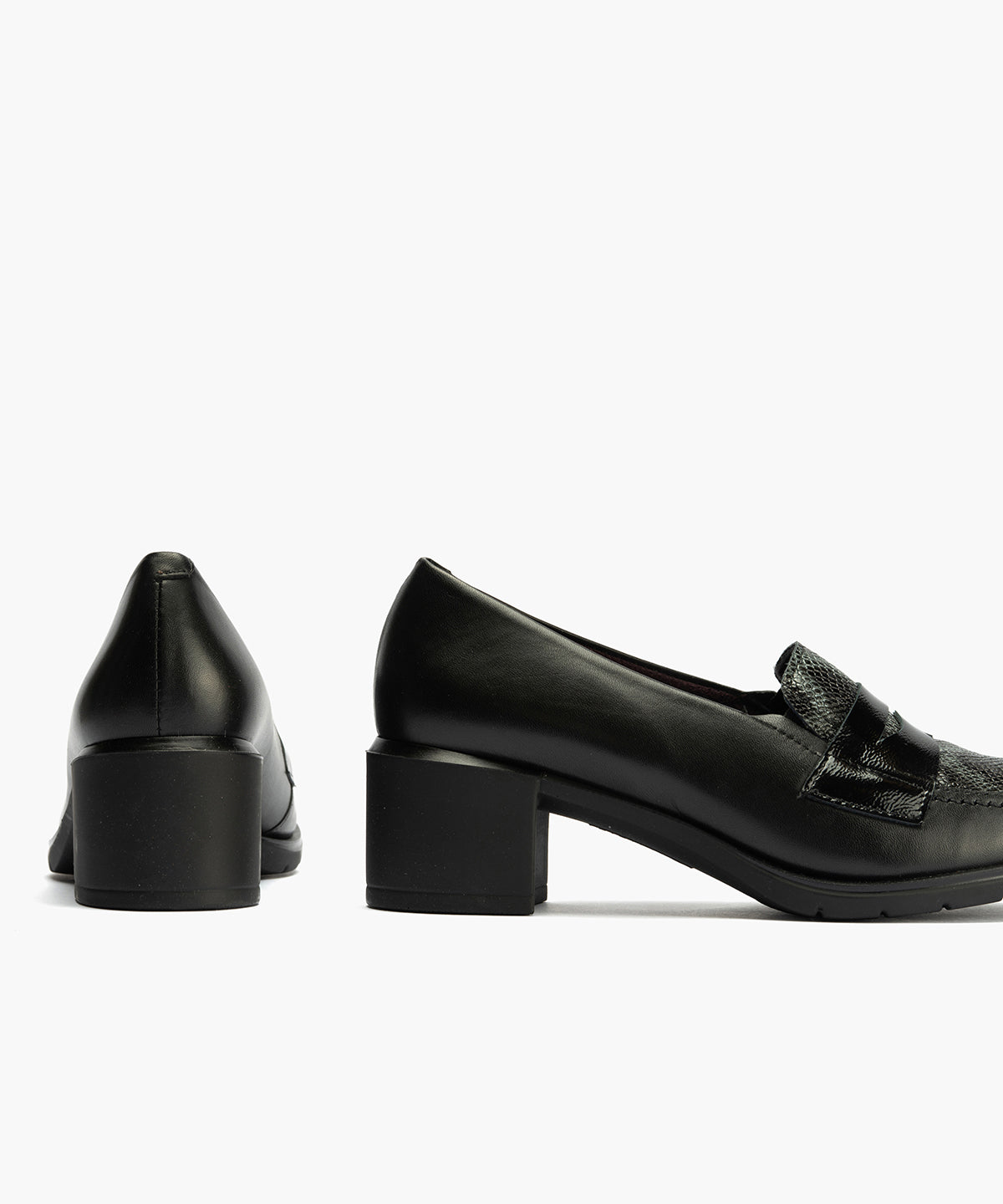 Mocasín con tacón de mujer color negro