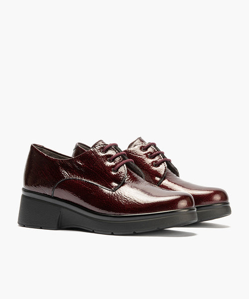 Blucher en Charol con cordones de mujer color burdeos