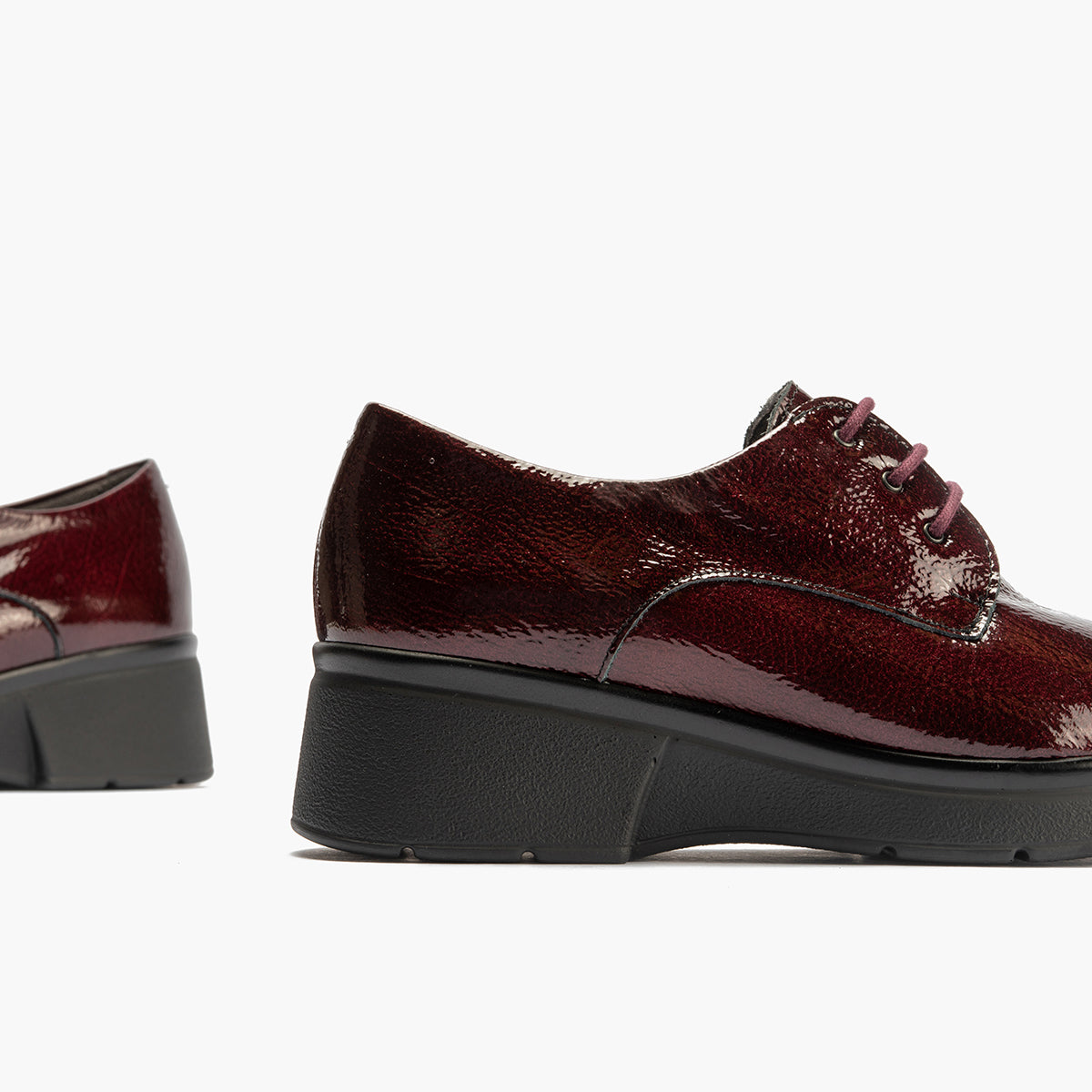 Blucher en Charol con cordones de mujer color burdeos