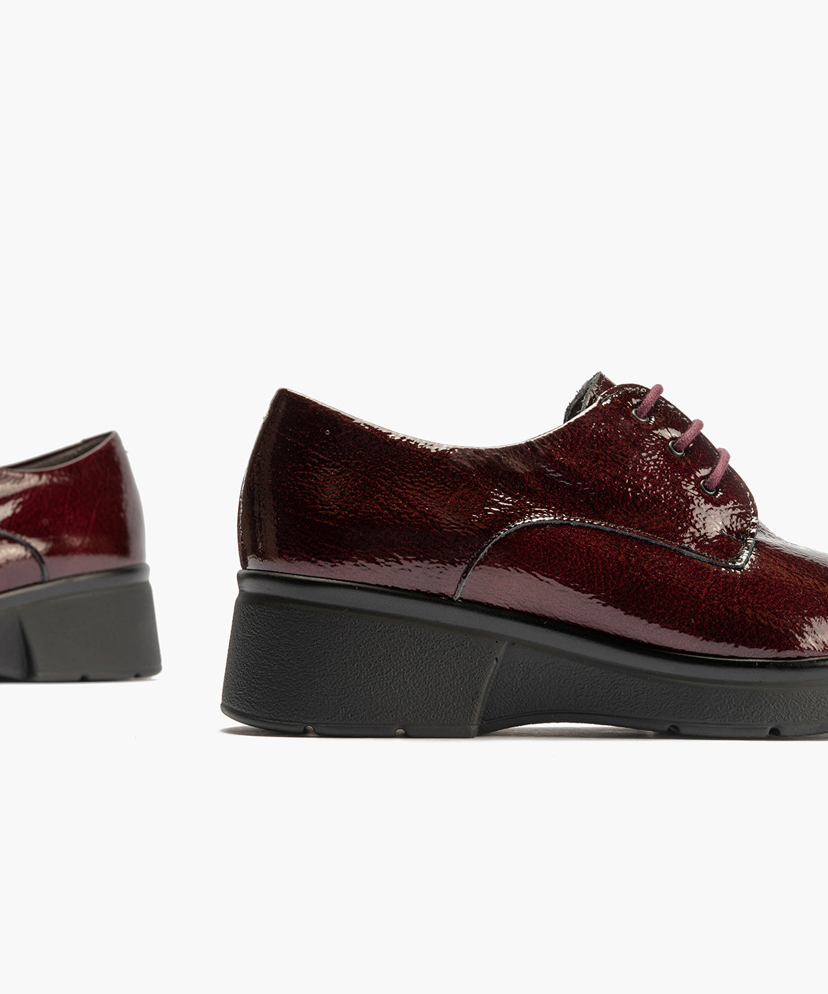 Blucher en Charol con cordones de mujer color burdeos