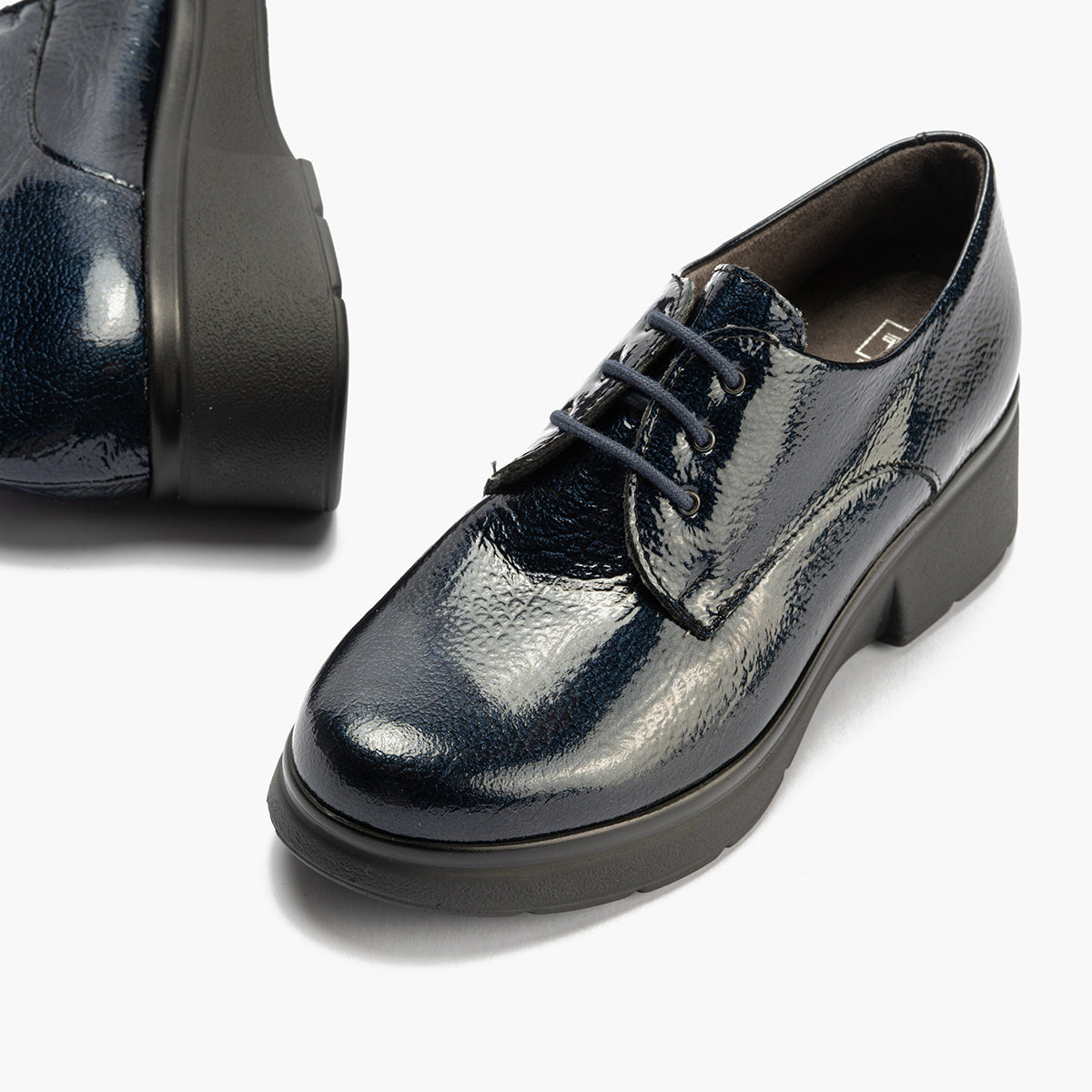 Blucher en Charol con cordones de mujer color marino