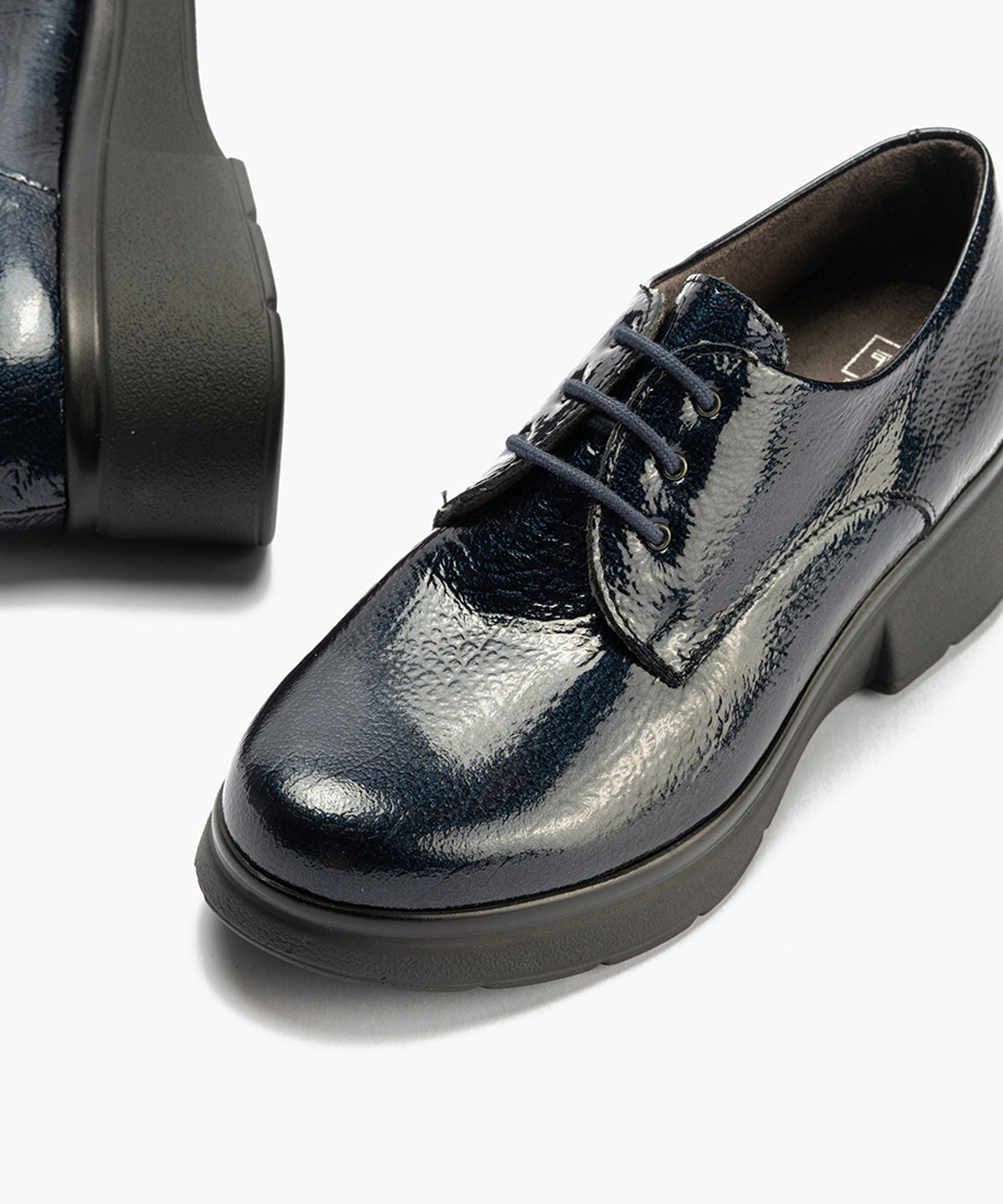 Blucher en Charol con cordones de mujer color marino