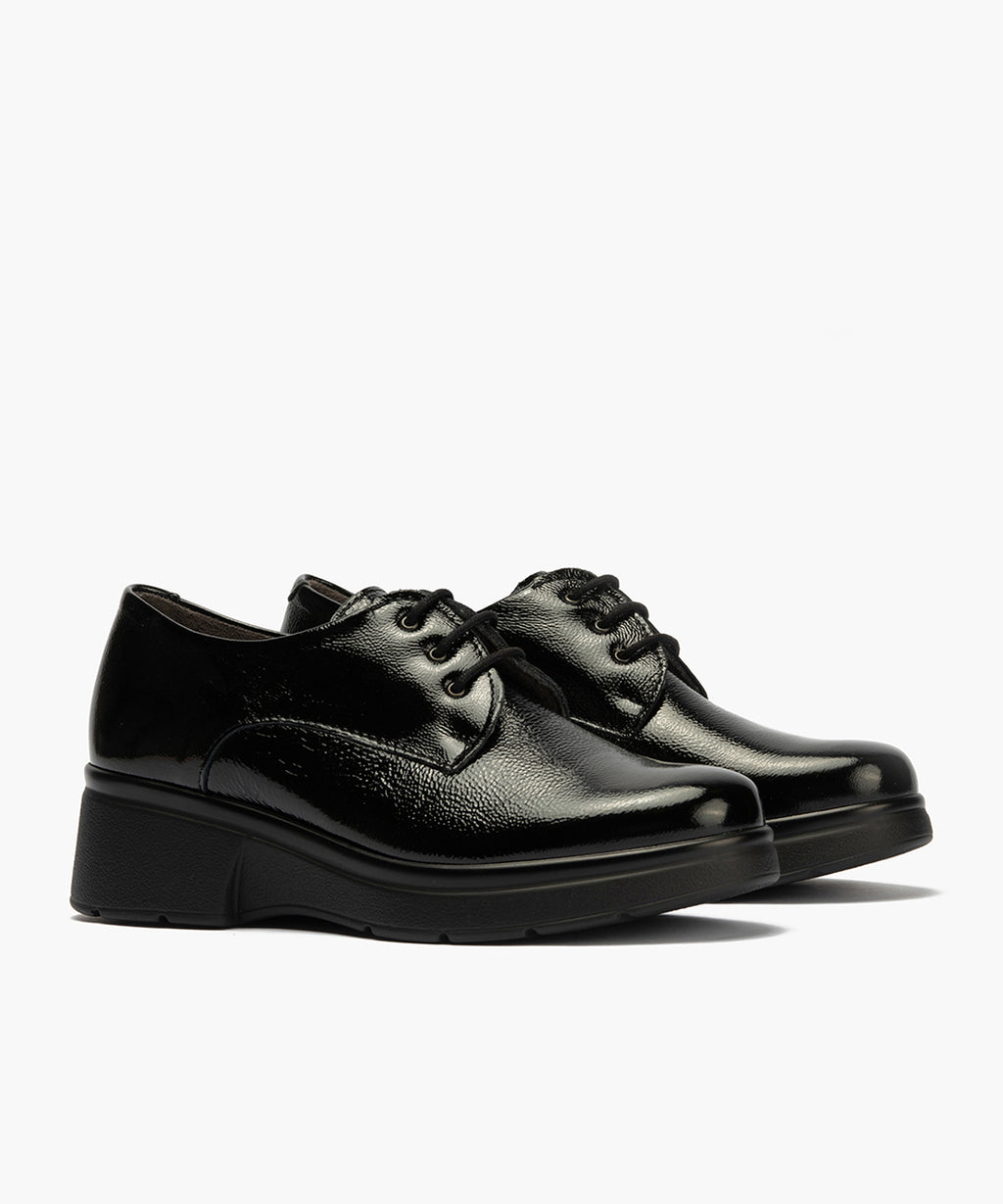 Blucher en Charol con cordones de mujer color negro