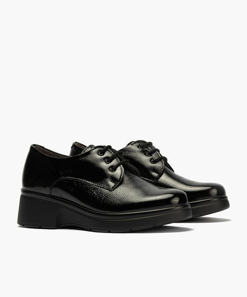 Blucher en Charol con cordones de mujer color negro