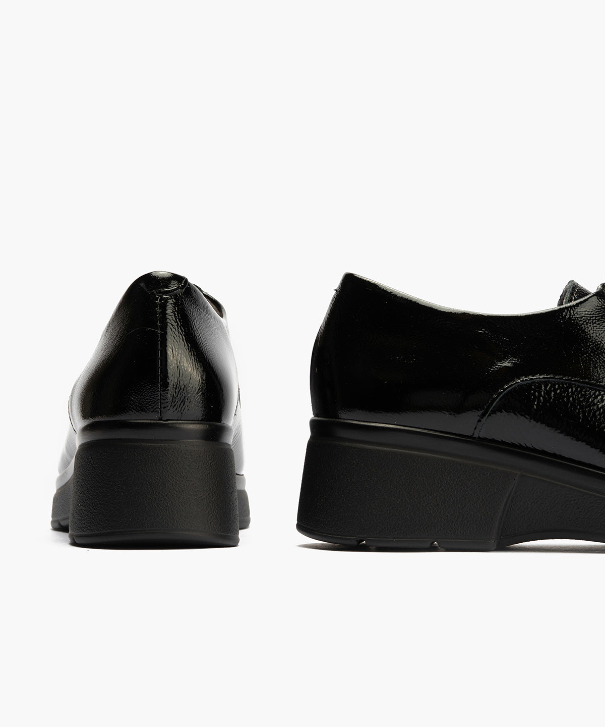 Blucher en Charol con cordones de mujer color negro