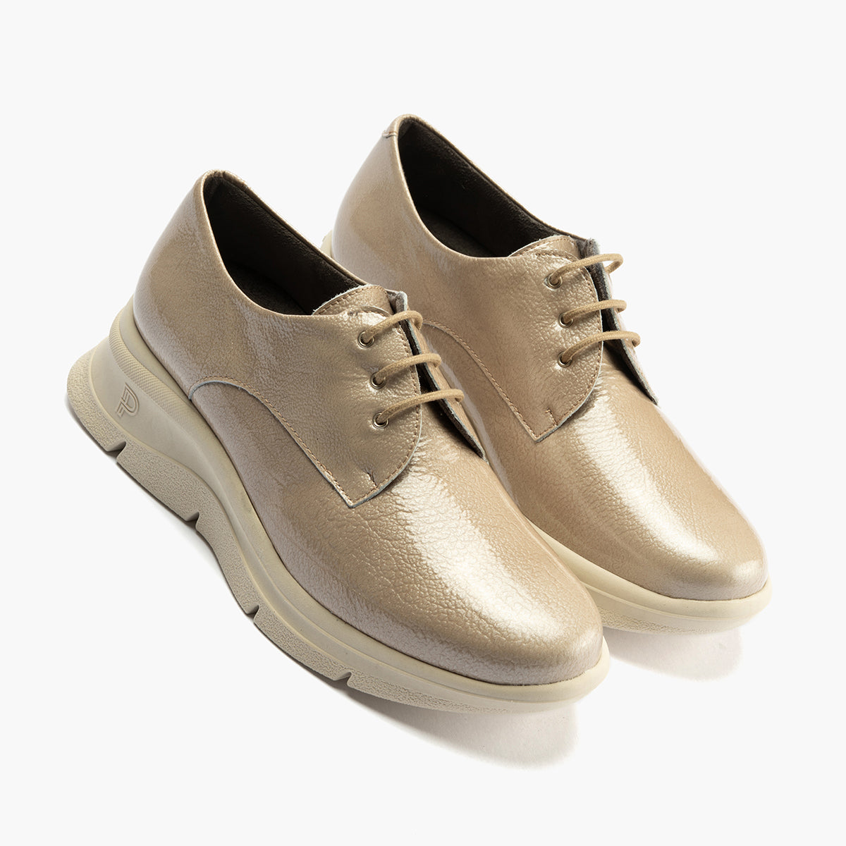 Blucher en Charol con cordones de mujer color piedra